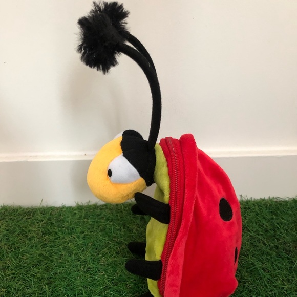 Hallmark ladybug plush toy zip bag - Picture 3 of 8